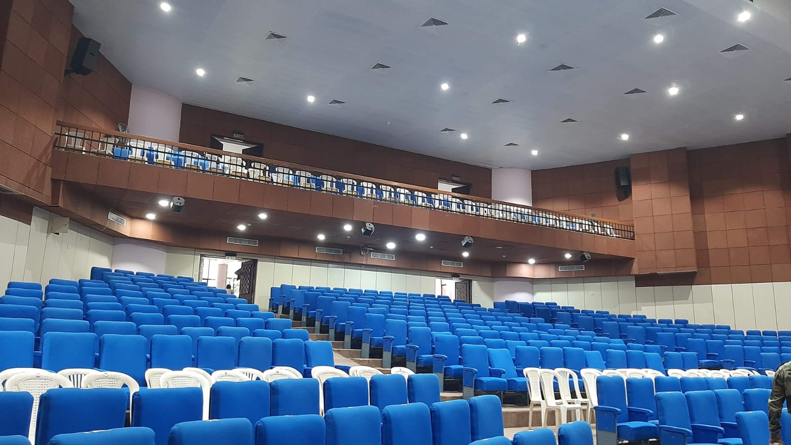 Finding the Perfect Auditorium for Your Upcoming Events - D Signature Live